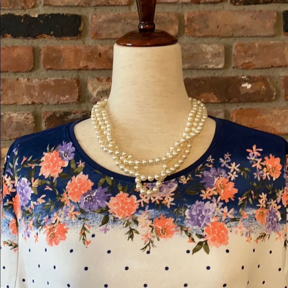 SOLD!!! Women’s new short sleeve top